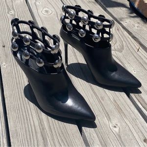 Stunning rockstar black Alexander Wang leather booties😍